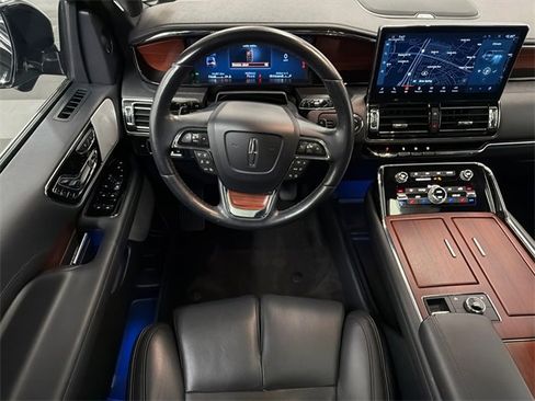 Used 2023 Lincoln Navigator L Reserve image 25