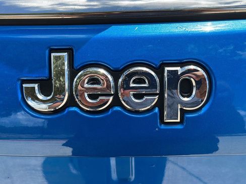 Used 2024 Jeep Compass Latitude AWD/4WD image 12