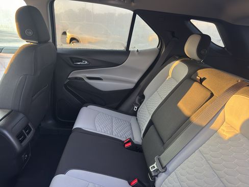 Used 2020 Chevrolet Equinox LS w/ LS Convenience Package FWD image 31