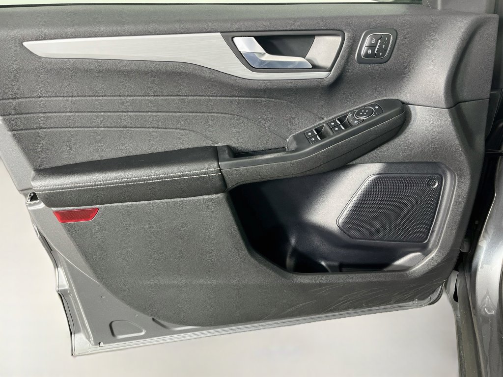 Used 2024 Ford Escape Platinum FWD image 23