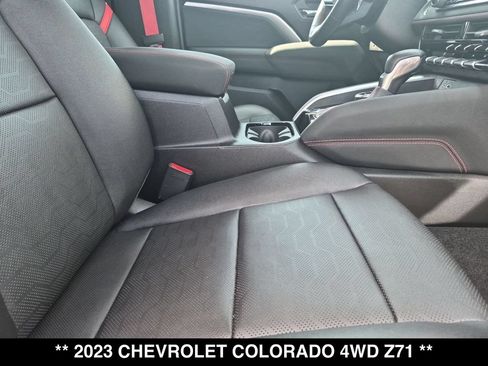 Used 2023 Chevrolet Colorado Z71 w/ Z71 Convenience Package 2 AWD/4WD image 28