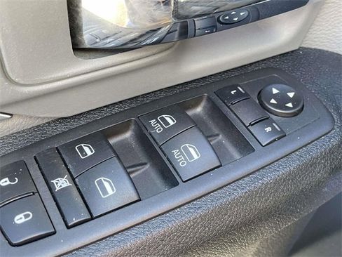 Used 2024 RAM 1500 Classic SLT image 23