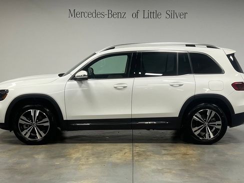 Used 2025 Mercedes-Benz GLB 250 4MATIC image 2