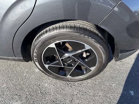 Used 2023 Kia Soul EX image 13