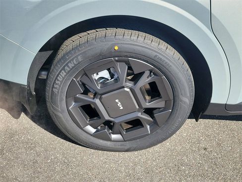 New 2026 Kia Carnival EX image 40