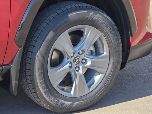 Used 2022 Toyota RAV4 XLE w/ XLE Grade Weather Package image 10