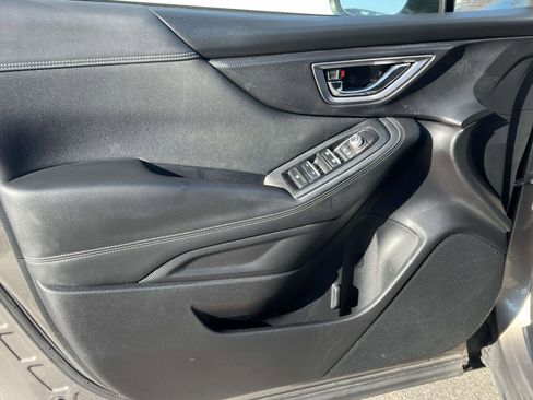 Used 2019 Subaru Forester Premium w/ All-Weather Package image 28