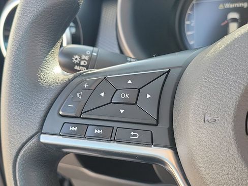 Used 2024 Nissan Kicks SV FWD image 12
