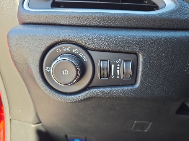 New 2026 Chrysler Pacifica Select w/ S Appearance Package FWD image 21
