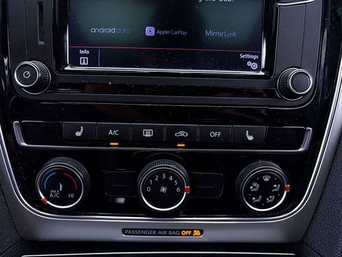 Used 2019 Volkswagen Passat 2.0T Wolfsburg FWD image 21