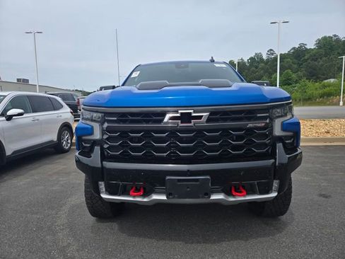 Used 2023 Chevrolet Silverado 1500 ZR2 AWD/4WD image 2