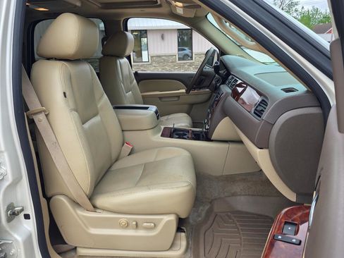 Used 2011 Chevrolet Tahoe LTZ image 30