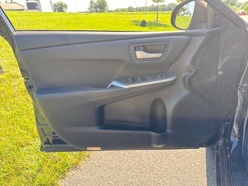 Used 2015 Toyota Camry LE FWD image 22