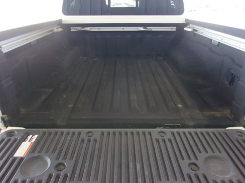 Used 2024 Nissan Frontier SV w/ SV Convenience Package image 25