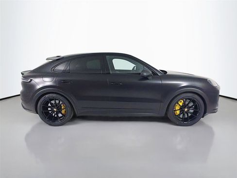 Used 2024 Porsche Cayenne Turbo GT AWD/4WD image 28
