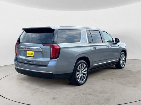 Used 2023 GMC Yukon XL Denali w/ Denali Reserve Package AWD/4WD image 5