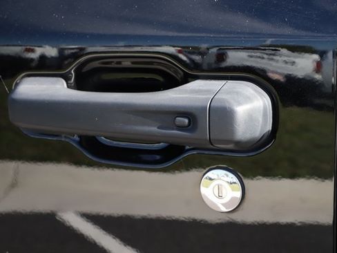 Used 2023 Jeep Gladiator Sport image 10