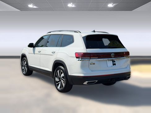 Used 2025 Volkswagen Atlas SE FWD image 3