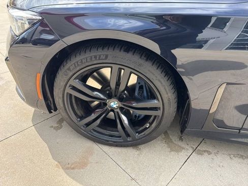 Used 2021 BMW 750i xDrive w/ M Sport Package image 13