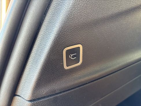 Used 2018 Chrysler Pacifica Touring-L Plus w/ Advanced Safetytec Group image 34