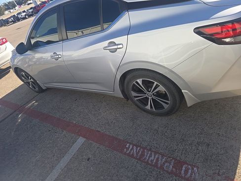 Used 2022 Nissan Sentra SV image 4