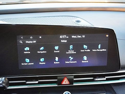 Certified 2025 Hyundai Elantra SEL image 24