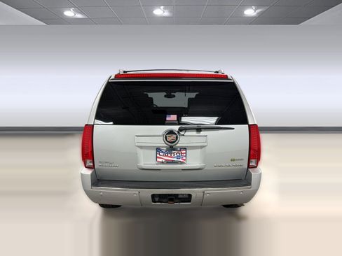 Used 2013 Cadillac Escalade Platinum AWD/4WD image 8