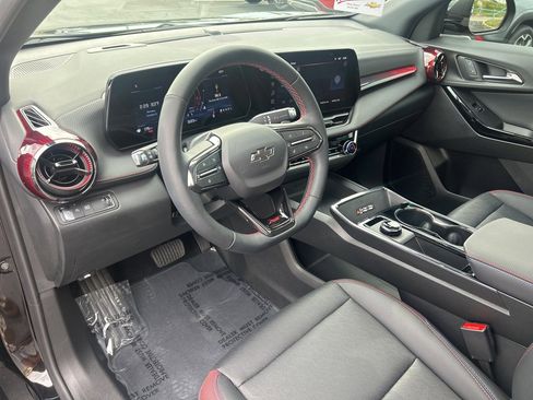 Used 2025 Chevrolet Equinox RS image 26