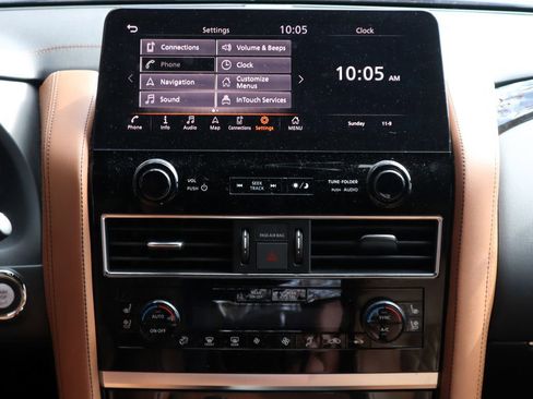 Used 2024 INFINITI QX80 Sensory image 15