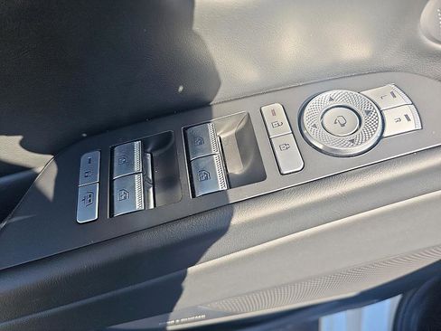 Used 2025 Genesis G80 2.5T Advanced image 11