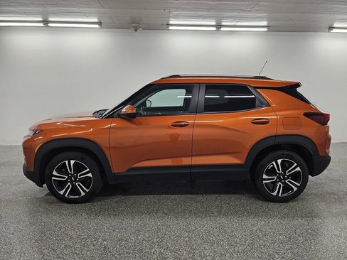 Used 2022 Chevrolet TrailBlazer LT w/ LPO, Blackout Package FWD image 9