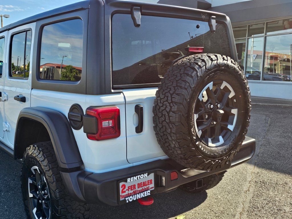 Used 2025 Jeep Wrangler Unlimited Rubicon AWD/4WD image 13