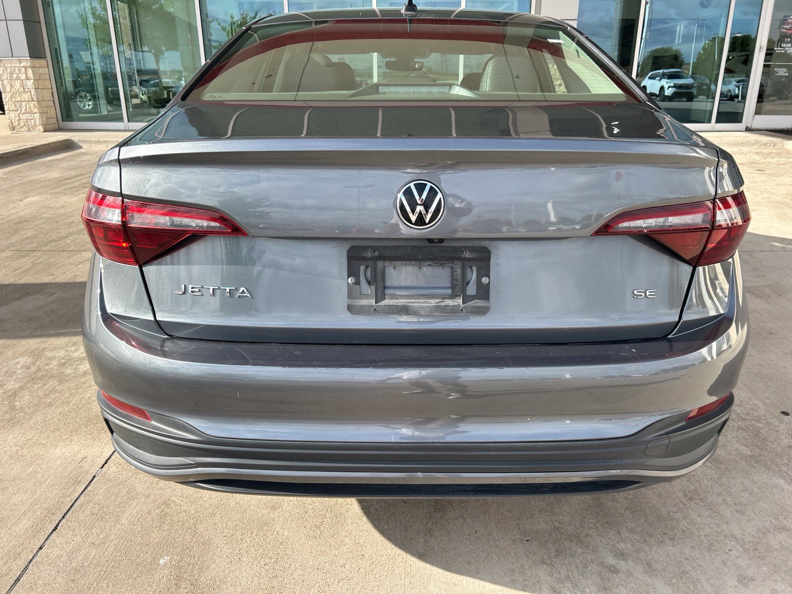 Used 2024 Volkswagen Jetta SE FWD image 11