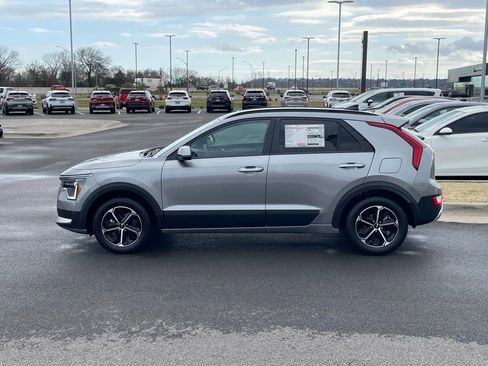 New 2026 Kia Niro LX image 4