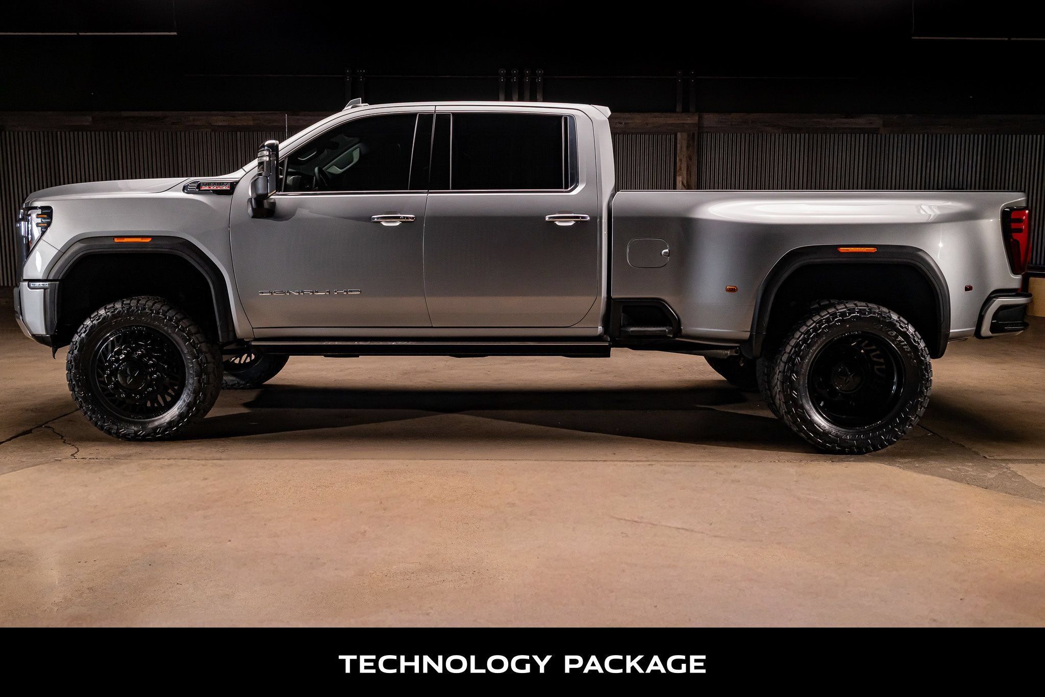 Used 2026 GMC Sierra 3500 Denali w/ Denali Reserve Package AWD/4WD image 6