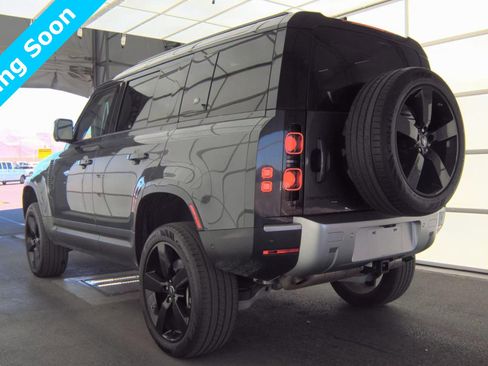 Used 2021 Land Rover Defender 110 SE image 4