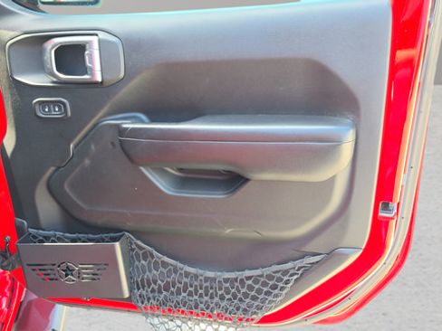 Used 2019 Jeep Wrangler Unlimited Rubicon AWD/4WD image 17