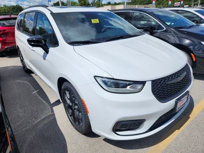 New 2026 Chrysler Pacifica Limited