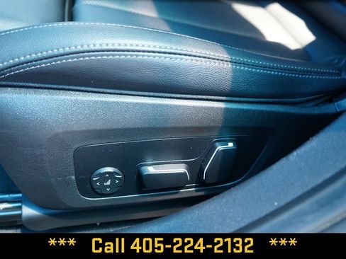 Used 2025 BMW 330i xDrive Sedan AWD/4WD image 17