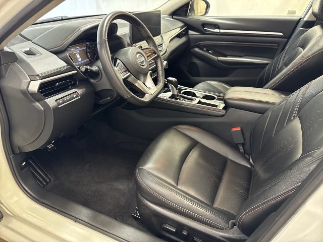 Used 2023 Nissan Altima 2.5 SR w/ SR Premium Package FWD image 12
