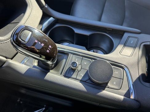 Used 2021 Cadillac XT5 Premium Luxury w/ LPO, Floor Liner Package image 21