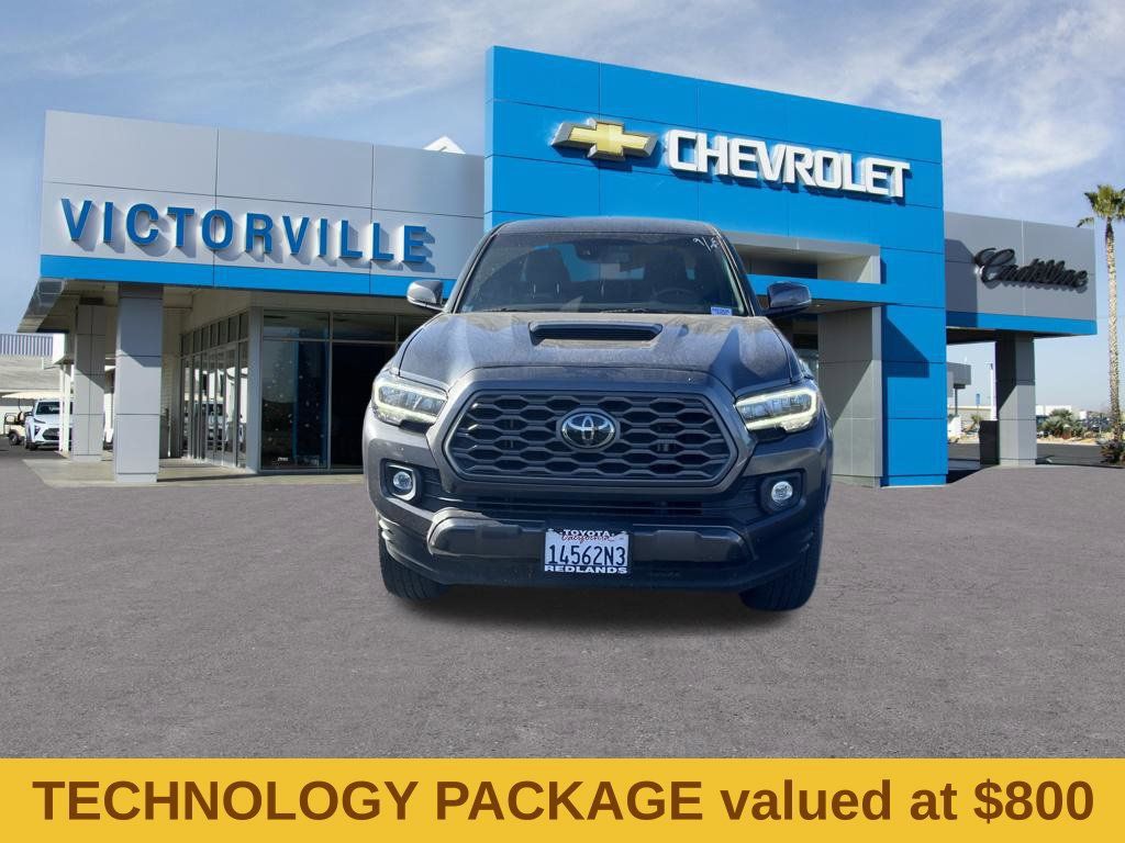 Used 2022 Toyota Tacoma TRD Sport w/ Technology Package RWD image 3