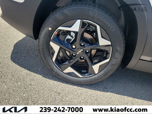 New 2026 Kia Seltos S FWD image 9