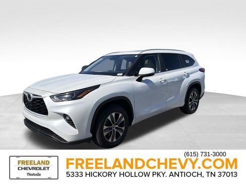 Used 2023 Toyota Highlander XLE FWD image 7