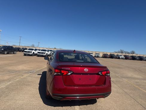 Used 2025 Nissan Versa SR w/ Trunk Package image 18