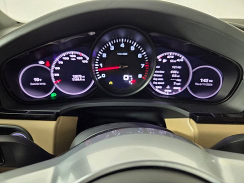 Used 2023 Porsche Cayenne Platinum Edition AWD/4WD image 15