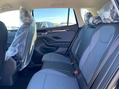 New 2026 Volkswagen Tiguan SE image 12