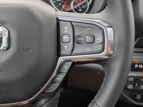 Used 2025 RAM 1500 Laramie AWD/4WD image 30