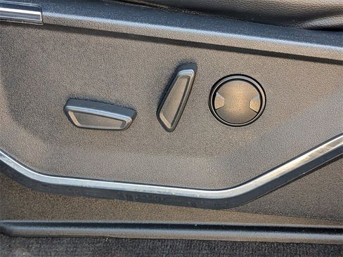 Used 2022 Ford F150 Lariat w/ Equipment Group 501A Mid image 22