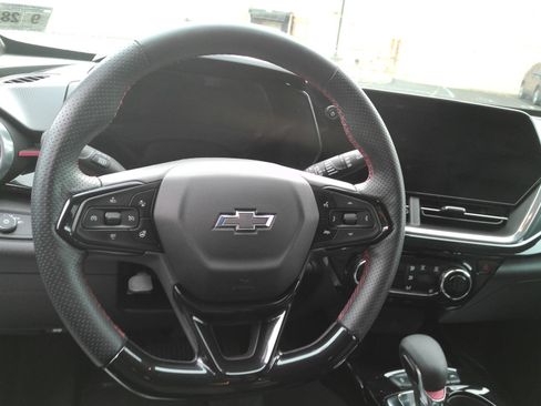 Certified 2024 Chevrolet Trax RS w/ Driver Confidence Package FWD image 25